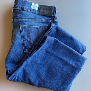 almost NEW Hudson Byron Straight Cut Size 36 jeans